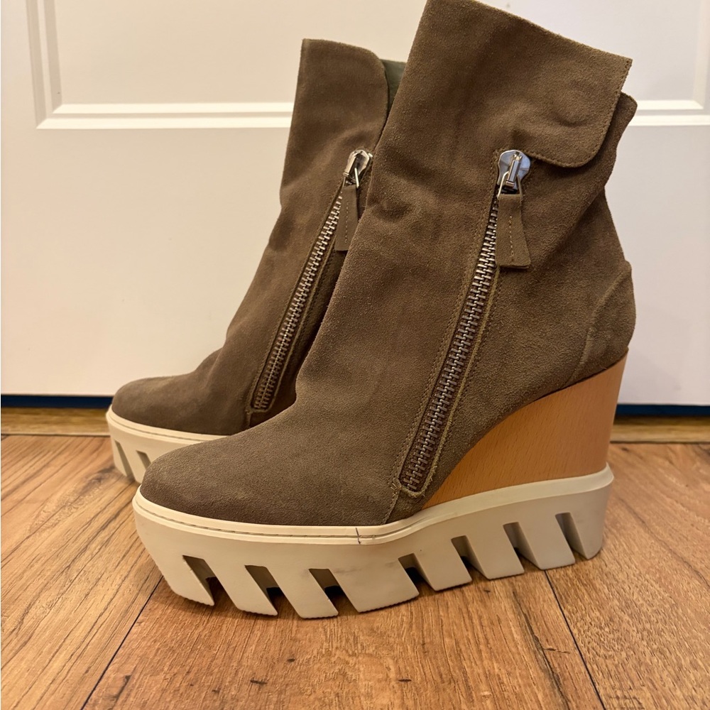 Gabriella Michel Y2K Lug Sole Wedge Ankle Boot Green Suede Size 40